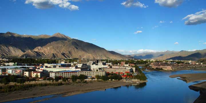 Vista della città di Lhasa