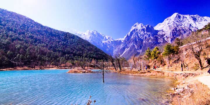 Montagna Innevata del Drago di Giada