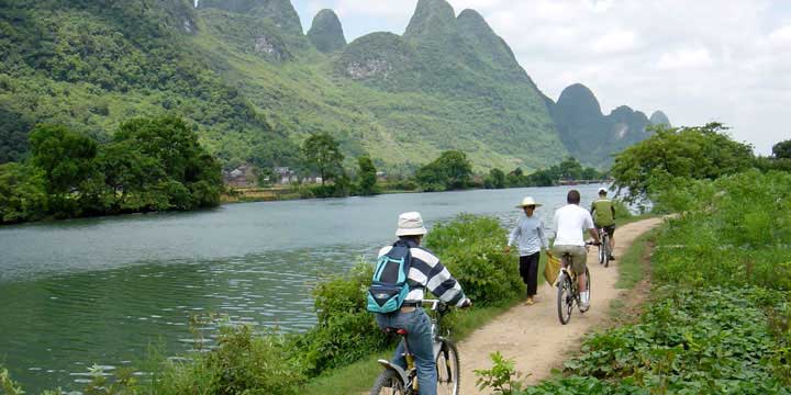 In bicicletta a Yangshuo