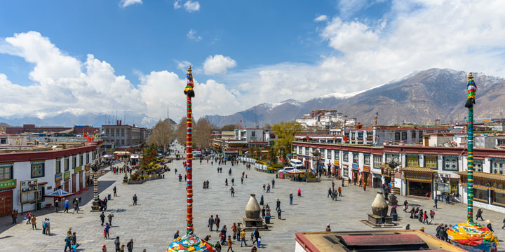 Vista della città di Lhasa