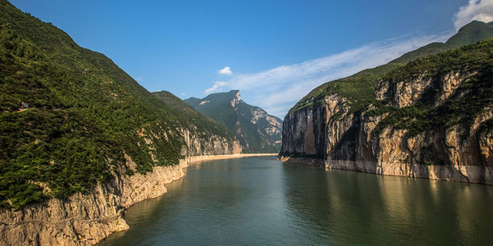 Tour in crociera di 12 giorni controcorrente sullo Yangtze